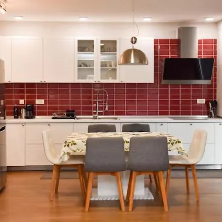 2bdr Apt With Cathedral View - Excellent Location Сараево