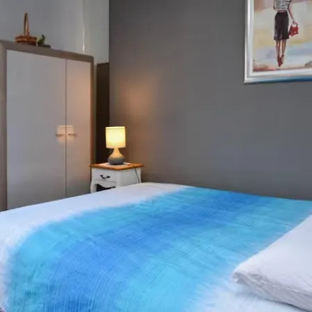 2bdr Apt With Cathedral View - Excellent Location Апартаменты *