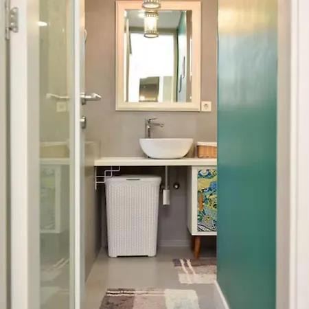 Lägenhet 2bdr Apt With Cathedral View - Excellent Location *