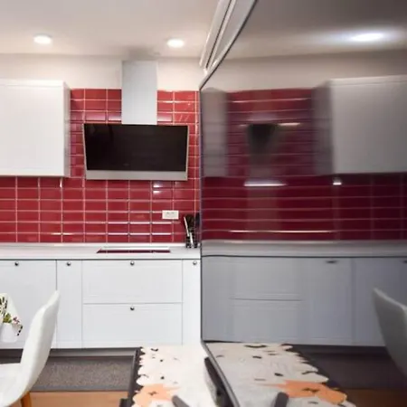 2bdr Apt With Cathedral View - Excellent Location Апартаменты