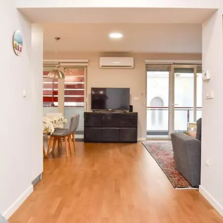 Lägenhet 2bdr Apt With Cathedral View - Excellent Location Sarajevo