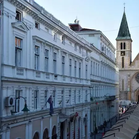 Lägenhet 2bdr Apt With Cathedral View - Excellent Location *